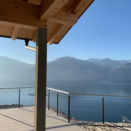 Sopralago Ein Ferienhaus Mit Grandiosem Weitblick Von Norden Bis Sueden Des Gardasees Casa vacanze