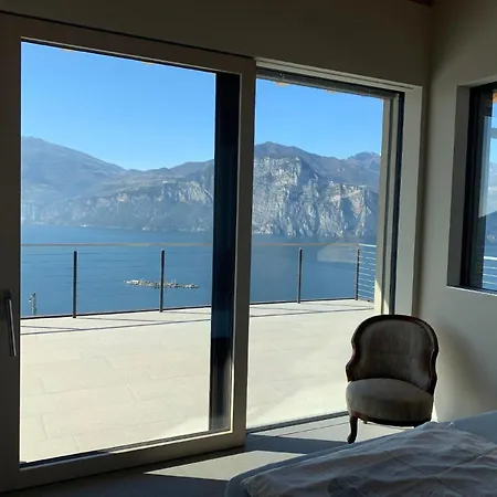 Sopralago Ein Ferienhaus Mit Grandiosem Weitblick Von Norden Bis Sueden Des Gardasees * Malcesine